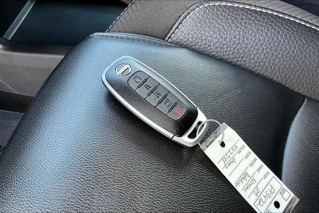 Nissan Pathfinder SL 2025