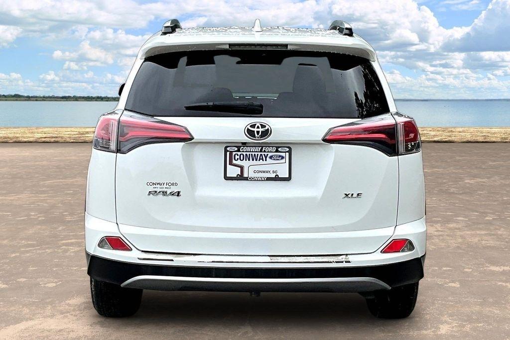 Toyota RAV4 XLE FWD 2018