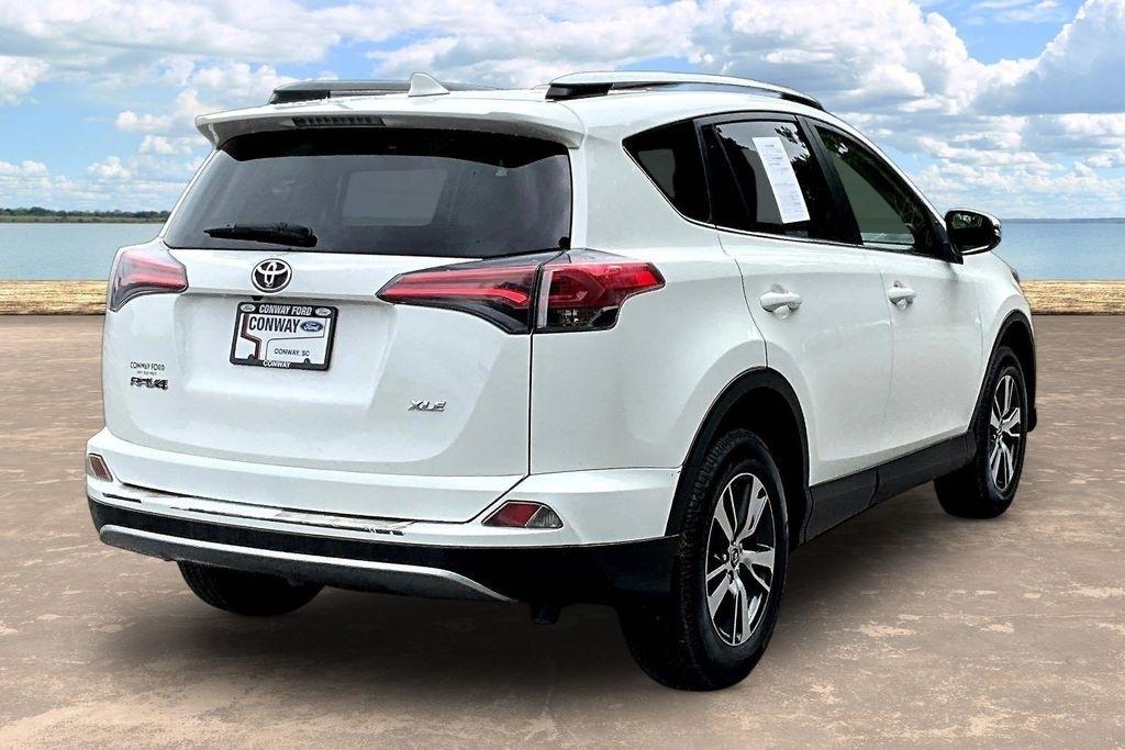 Toyota RAV4 XLE FWD 2018