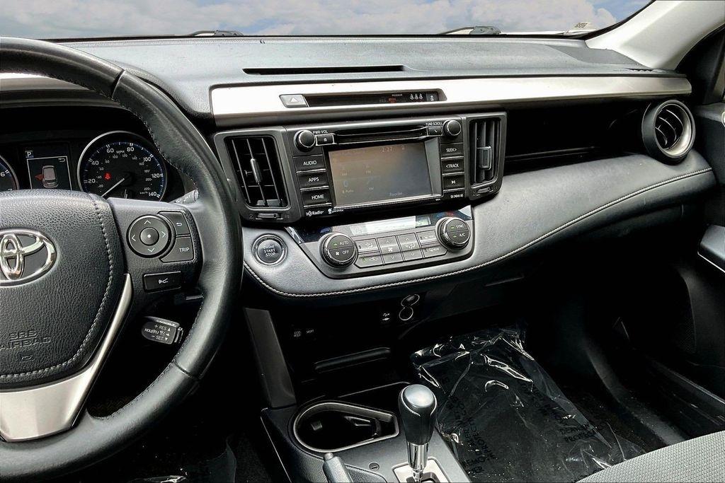Toyota RAV4 XLE FWD 2018