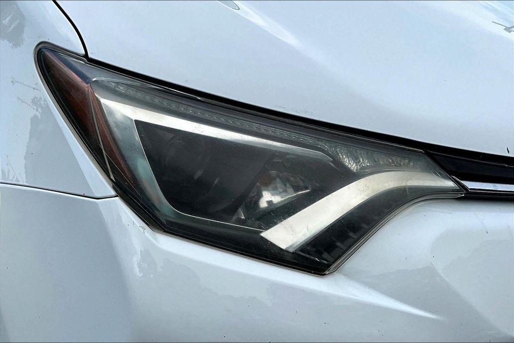 Toyota RAV4 XLE FWD 2018