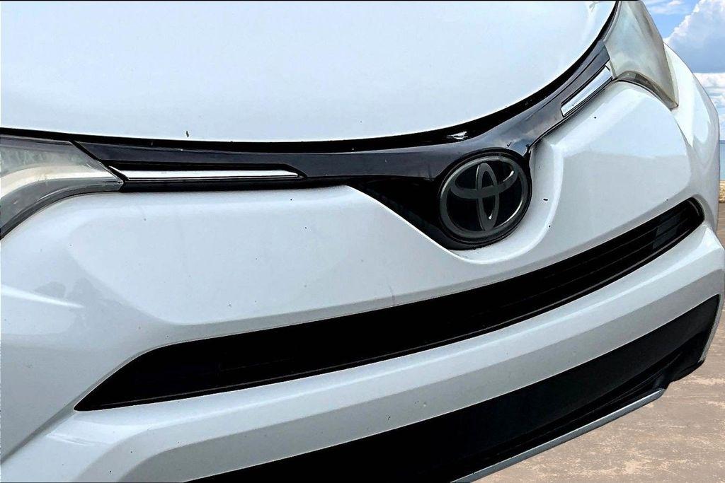 Toyota RAV4 XLE FWD 2018