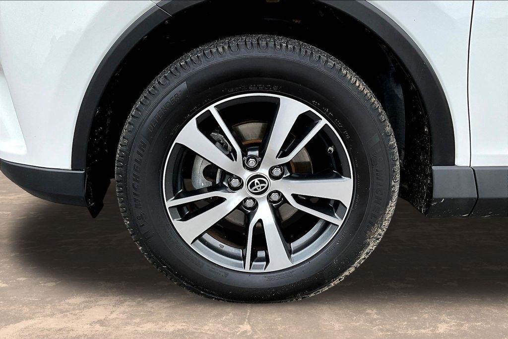 Toyota RAV4 XLE FWD 2018