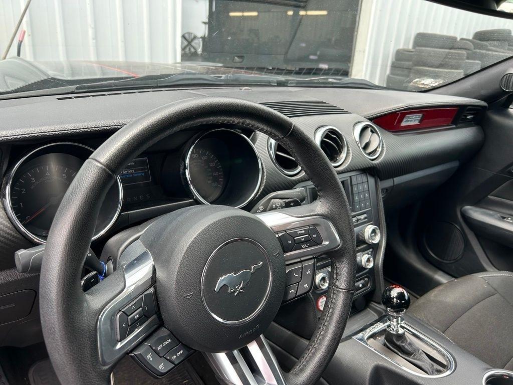 Ford Mustang V6 Convertible 2015