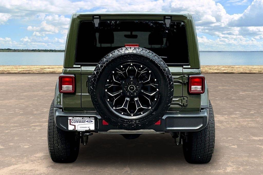 View vehicle photo 5