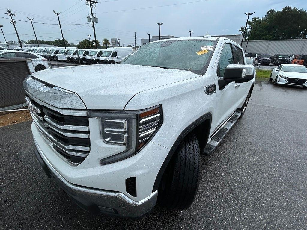 GMC Sierra 1500 SLT Crew Cab 4WD 2023