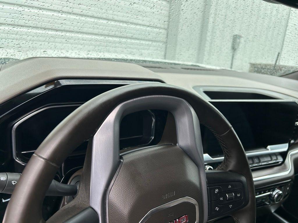 GMC Sierra 1500 SLT Crew Cab 4WD 2023