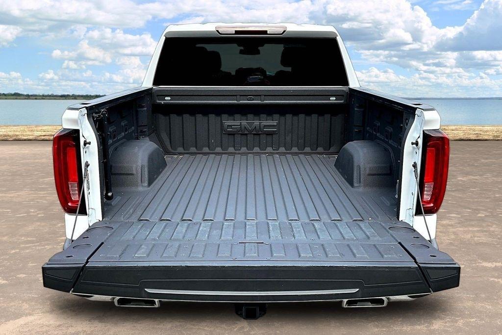 GMC Sierra 1500 SLT Crew Cab 4WD 2023