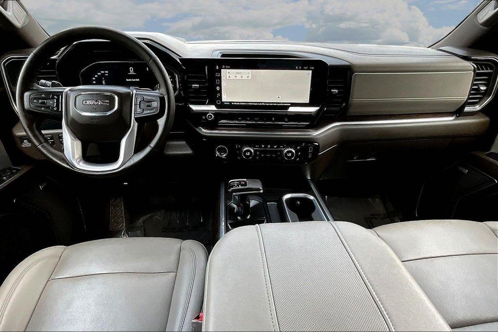 GMC Sierra 1500 SLT Crew Cab 4WD 2023