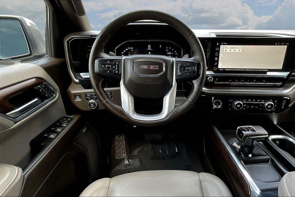 GMC Sierra 1500 SLT Crew Cab 4WD 2023