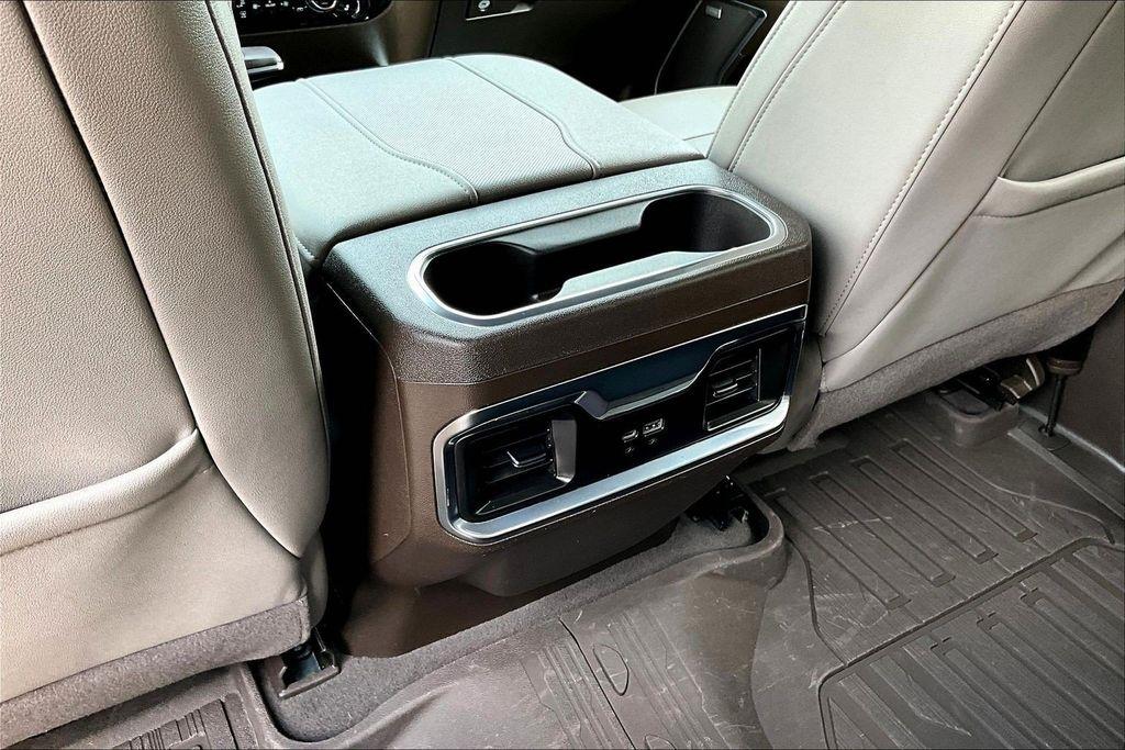 GMC Sierra 1500 SLT Crew Cab 4WD 2023