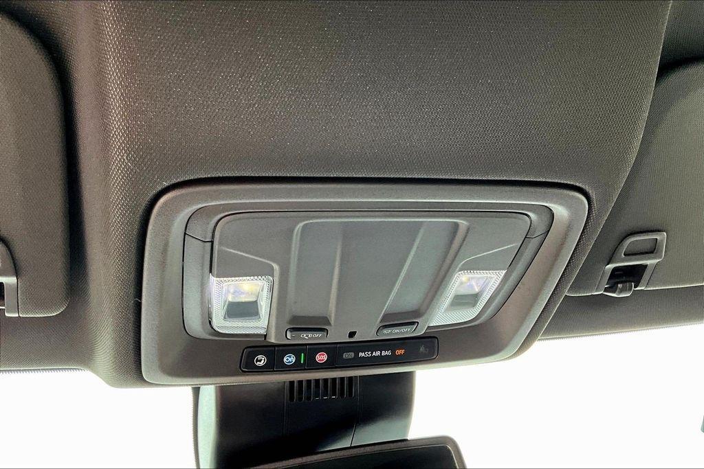 GMC Sierra 1500 SLT Crew Cab 4WD 2023