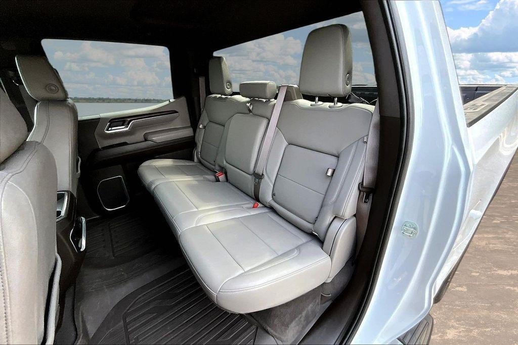 GMC Sierra 1500 SLT Crew Cab 4WD 2023