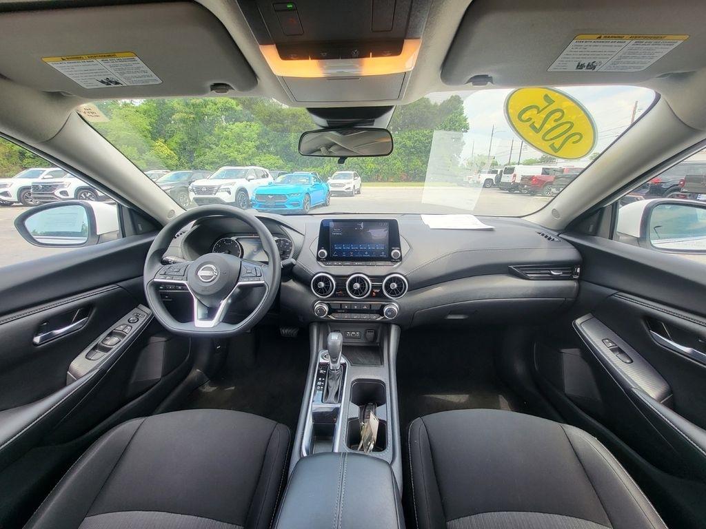 Nissan Sentra SV 2025