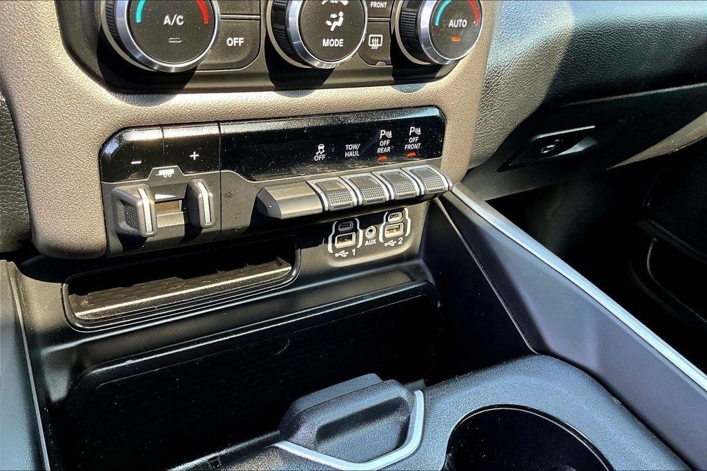 RAM 1500 Big Horn Quad Cab 4WD 2020