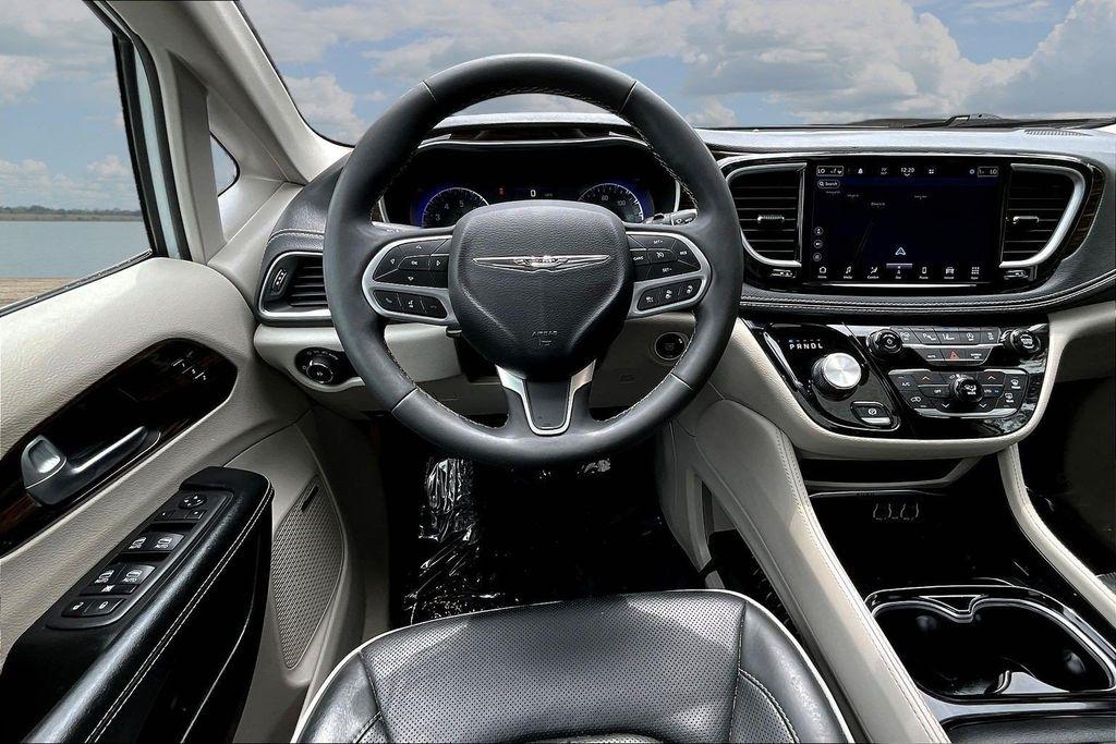 Chrysler Pacifica Limited AWD 2022