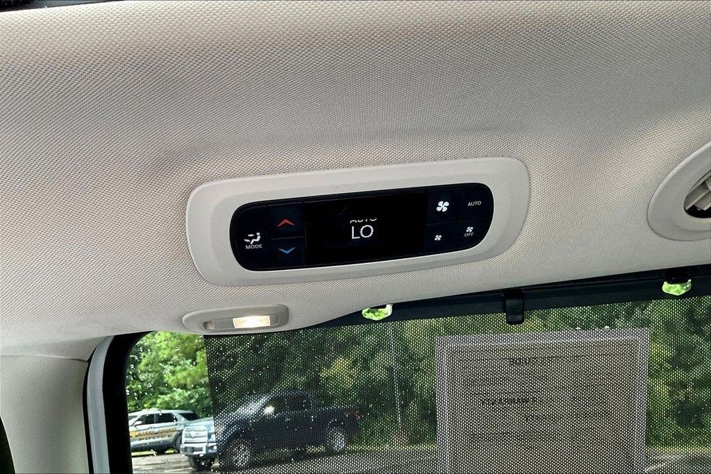Chrysler Pacifica Limited AWD 2022