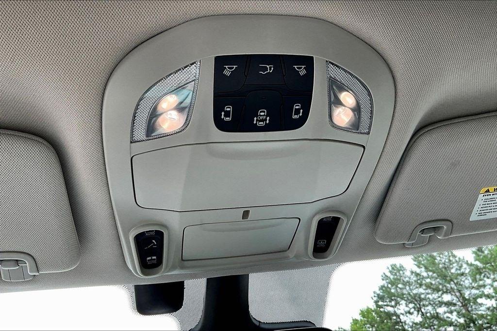Chrysler Pacifica Limited AWD 2022