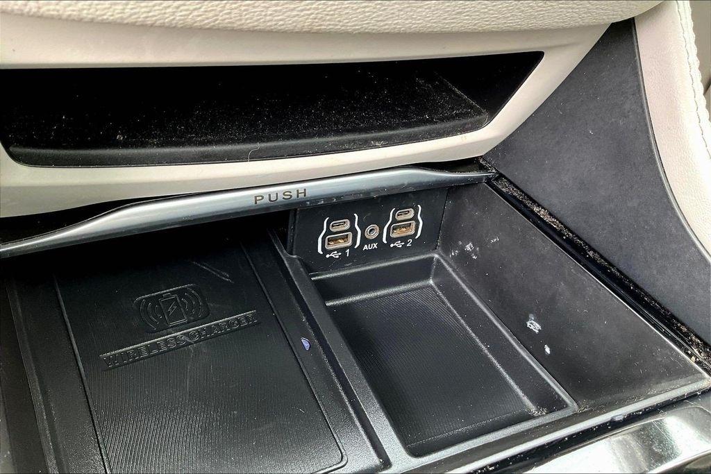Chrysler Pacifica Limited AWD 2022