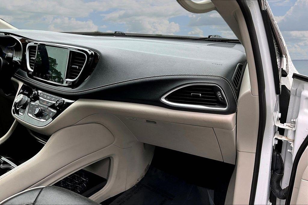 Chrysler Pacifica Limited AWD 2022