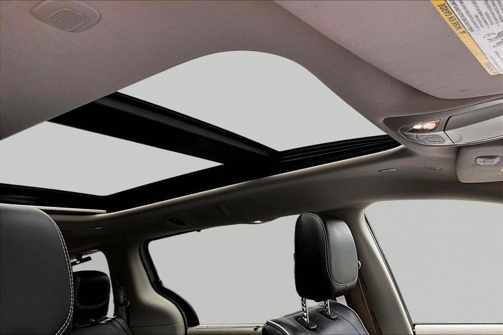 Chrysler Pacifica Limited AWD 2022