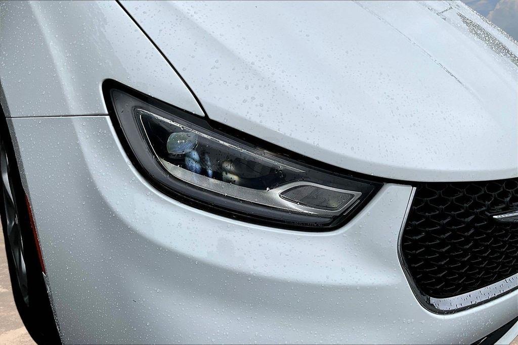 Chrysler Pacifica Limited AWD 2022