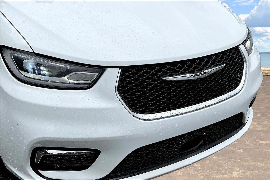 Chrysler Pacifica Limited AWD 2022