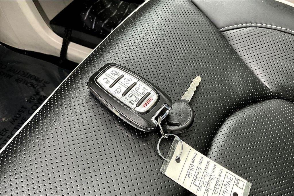 Chrysler Pacifica Limited AWD 2022