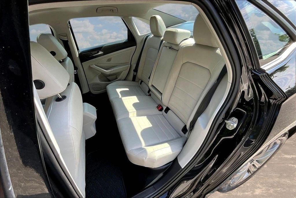 Volkswagen Jetta SE 2023