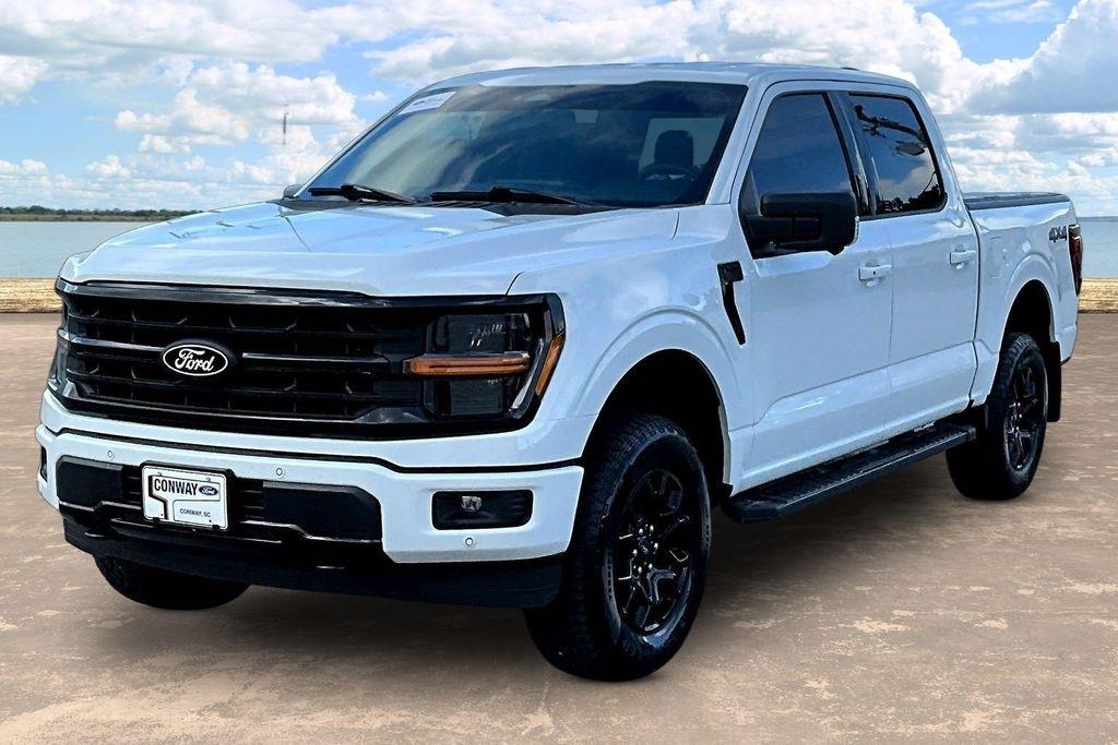 Ford F-150 XLT SuperCrew 4WD 2026