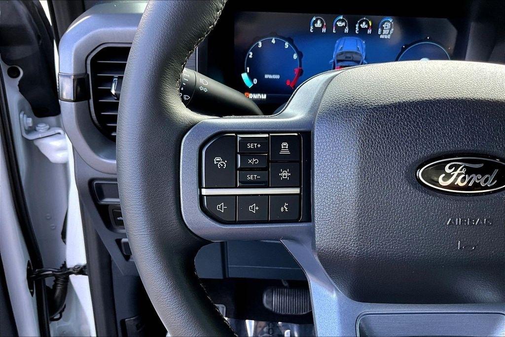 Ford F-150 XLT SuperCrew 4WD 2026