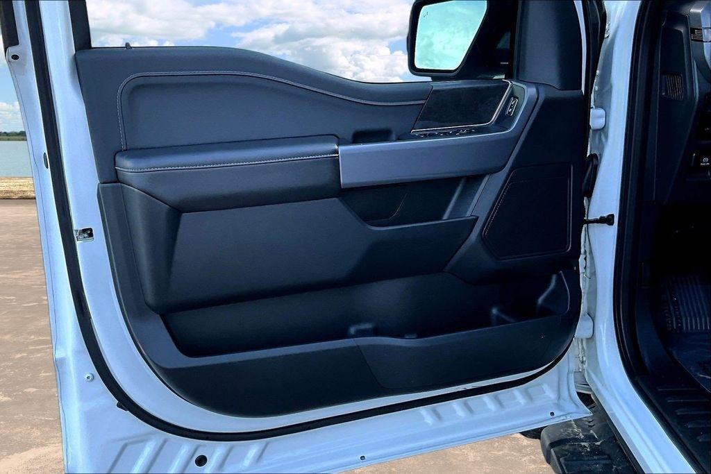 Ford F-150 XLT SuperCrew 4WD 2026