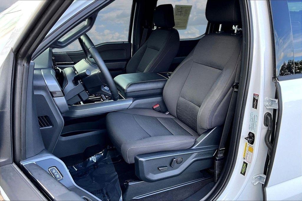 Ford F-150 XLT SuperCrew 4WD 2026