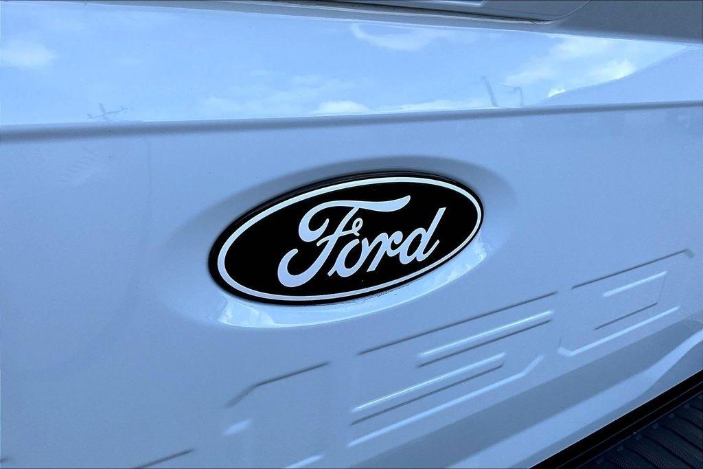 Ford F-150 XLT SuperCrew 4WD 2026