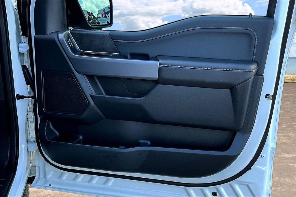 Ford F-150 XLT SuperCrew 4WD 2026