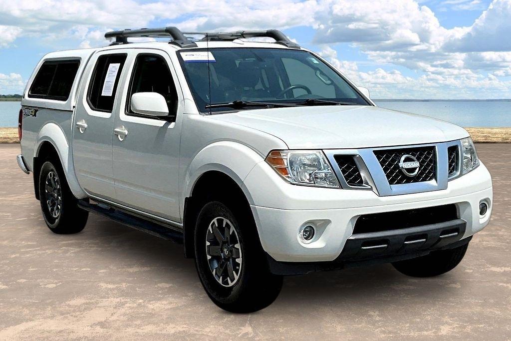 2017 Nissan Frontier PRO-4X Crew Cab 5AT 4WD