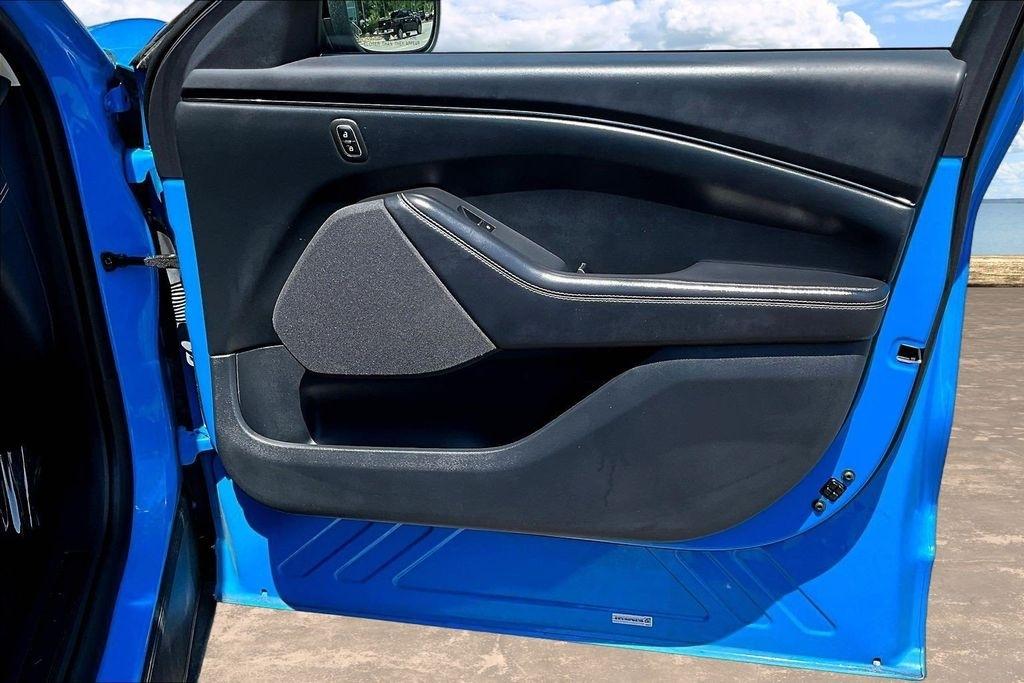 Ford Mustang Mach-E Select 2023