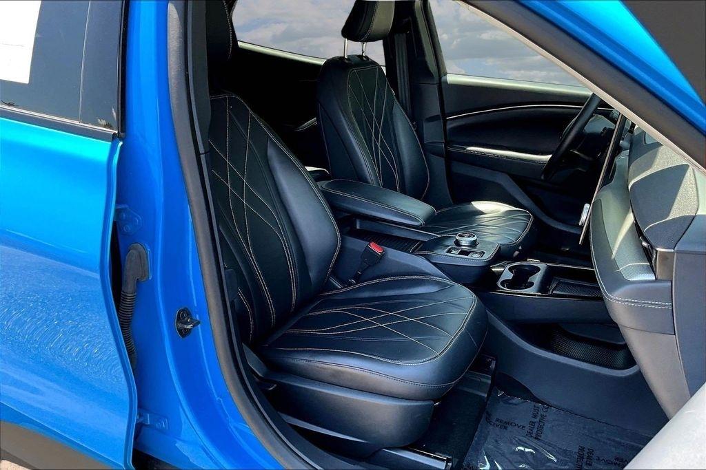 Ford Mustang Mach-E Select 2023