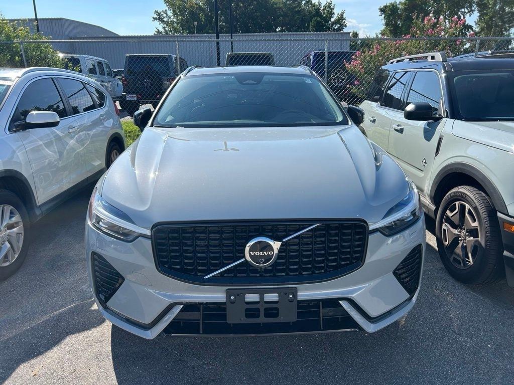 Volvo XC60 B5 Plus Dark AWD 2025