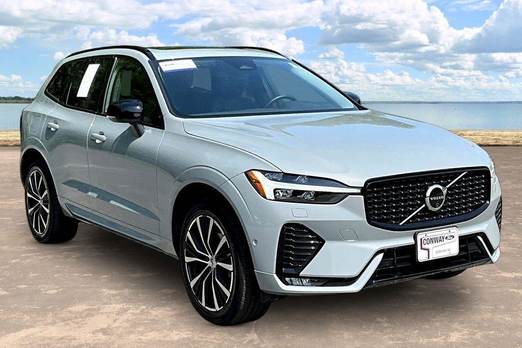 2025 Volvo XC60 B5 Plus Dark AWD