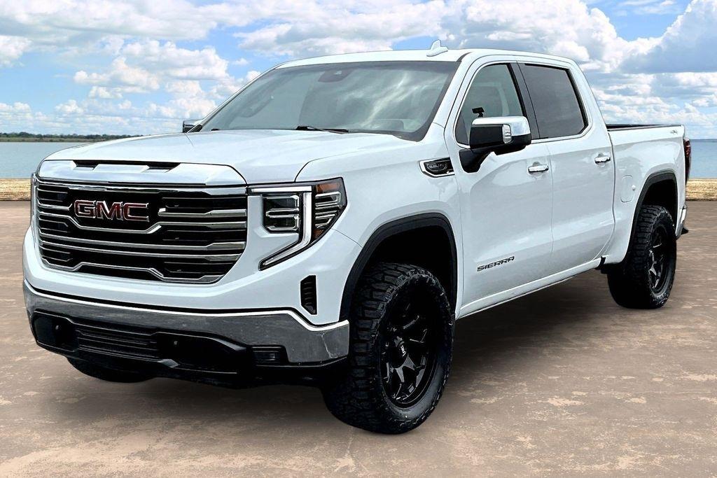 GMC Sierra 1500 SLT Crew Cab 4WD 2026