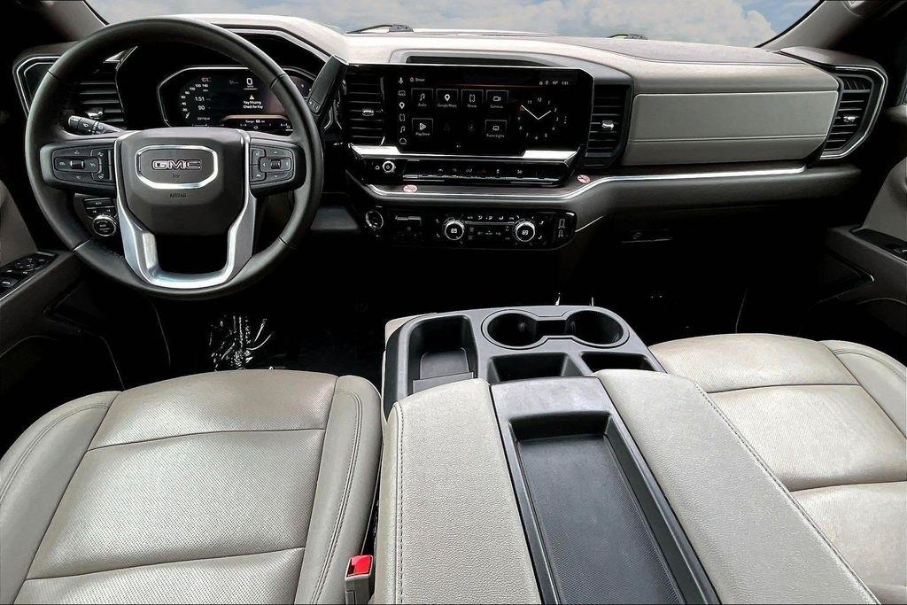 GMC Sierra 1500 SLT Crew Cab 4WD 2026