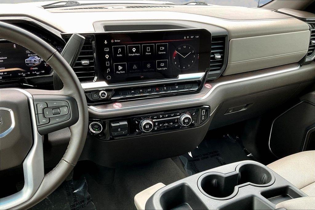 GMC Sierra 1500 SLT Crew Cab 4WD 2026
