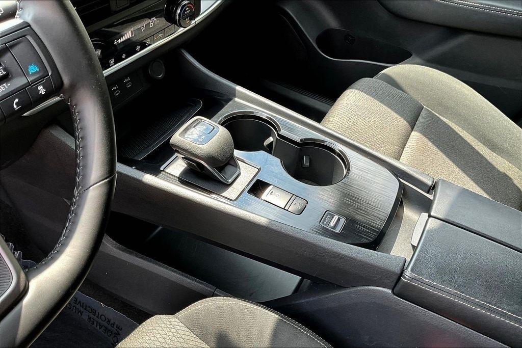 Nissan Rogue SV 2025