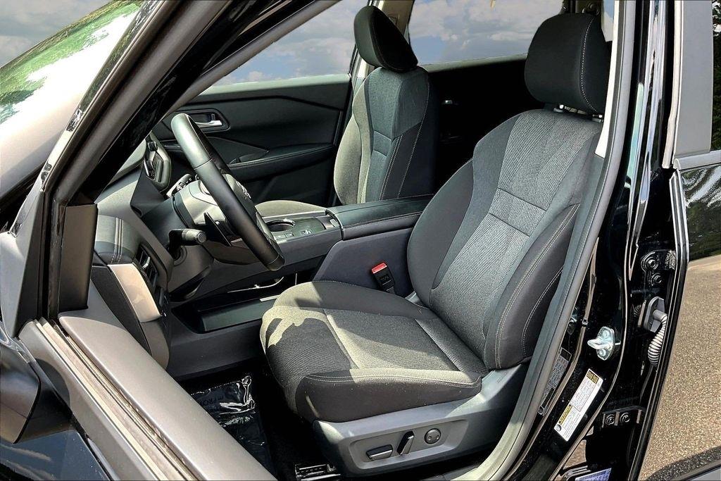 Nissan Rogue SV 2025