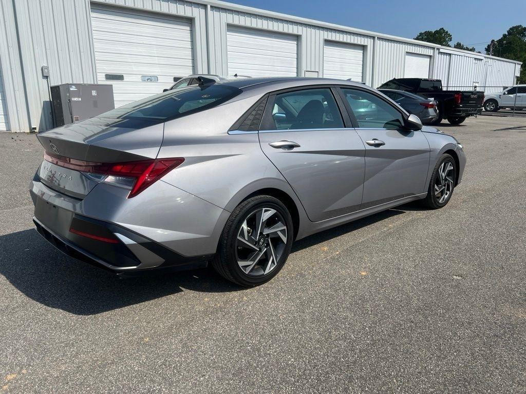 Hyundai Elantra SEL Convenience 2025