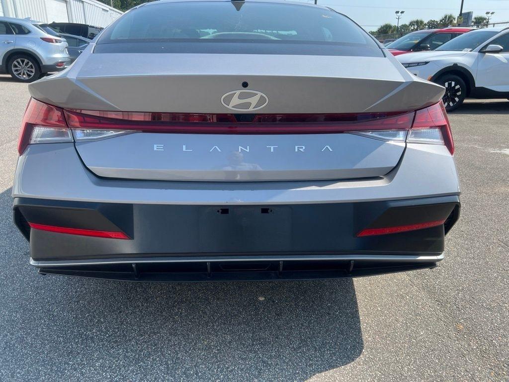 Hyundai Elantra SEL Convenience 2025