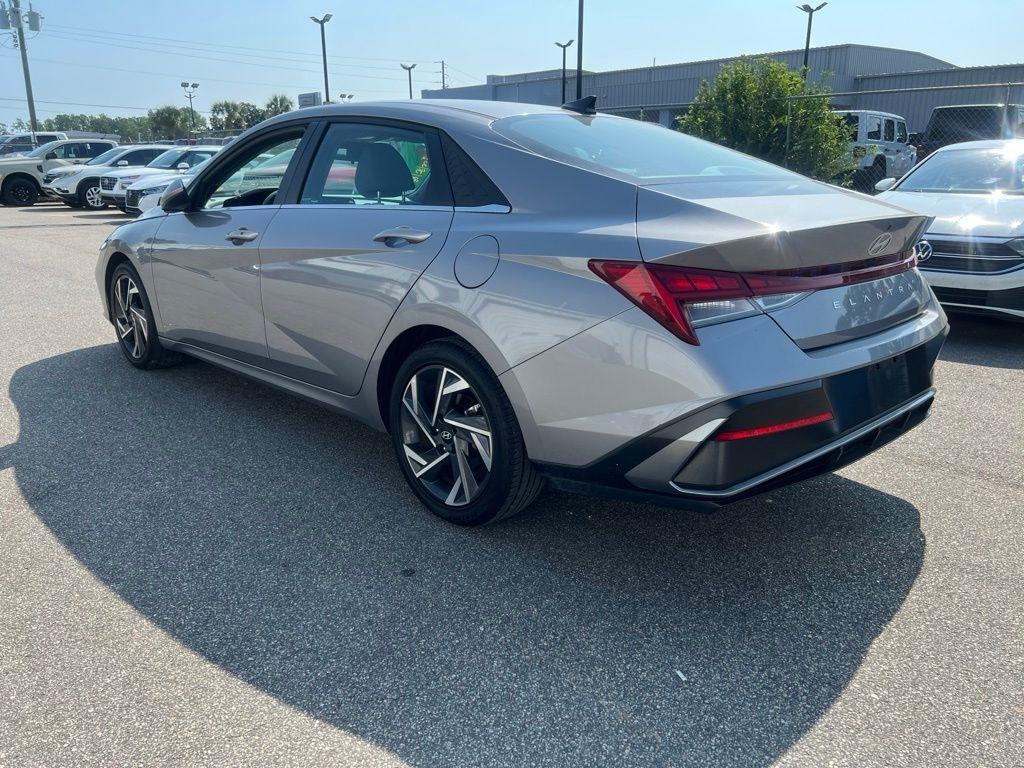 Hyundai Elantra SEL Convenience 2025