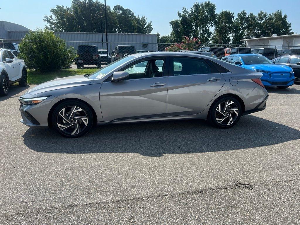 Hyundai Elantra SEL Convenience 2025