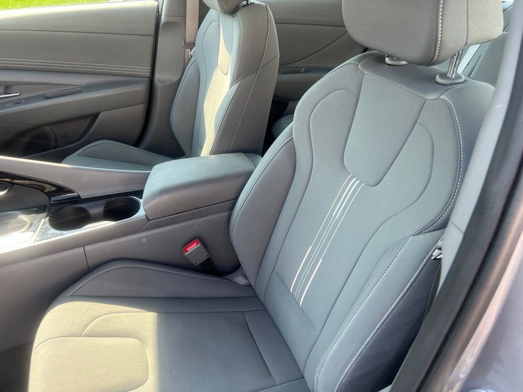 Hyundai Elantra SEL Convenience 2025